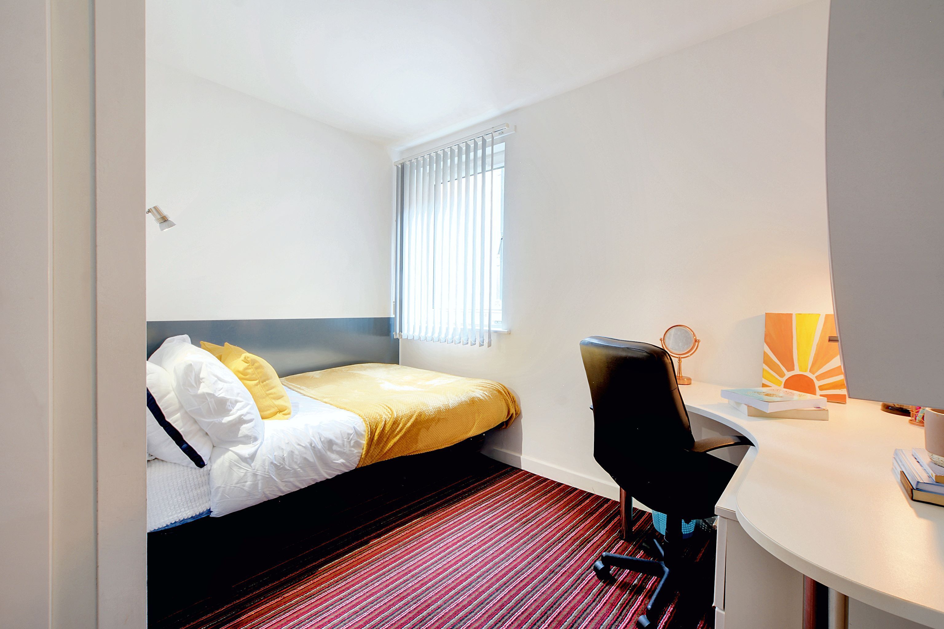 3 Bed Silver - room
